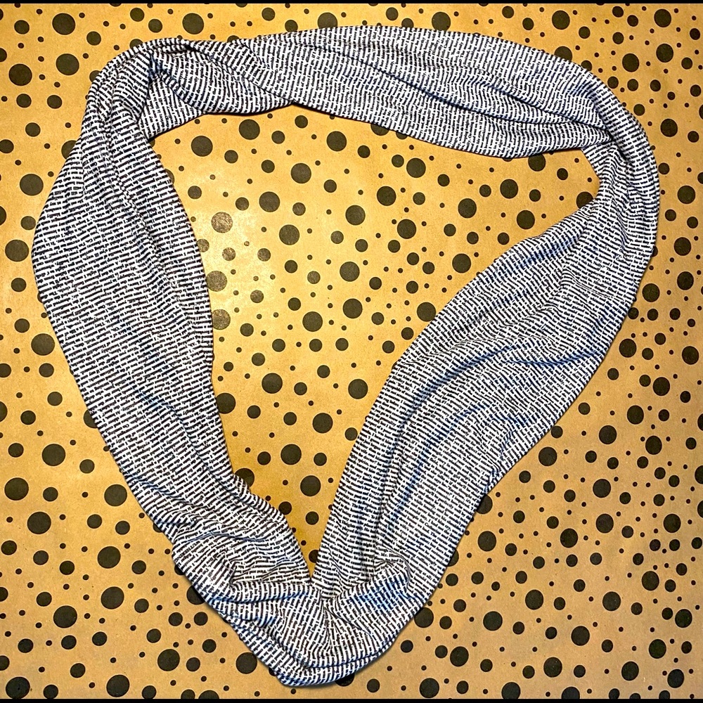 Infinity scarf Wuthering Heights text